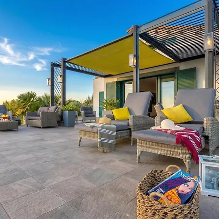 Luxury Sunshine In With Pool And Sea View Вилла Альгеро