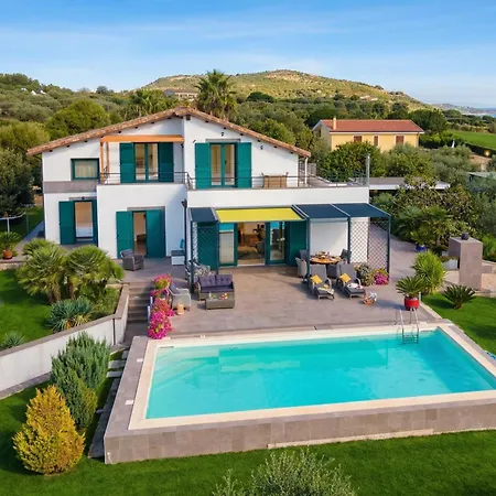 Luxury Sunshine In With Pool And Sea View Вилла