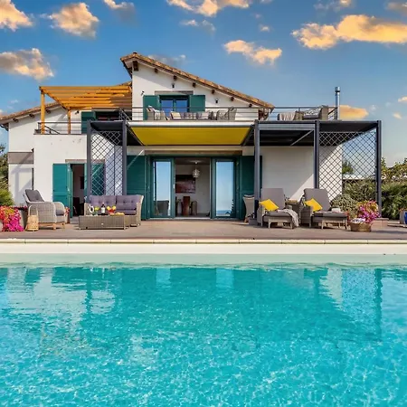 Luxury Sunshine In With Pool And Sea View Вилла *
