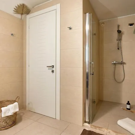 Вилла Luxury Sunshine In With Pool And Sea View