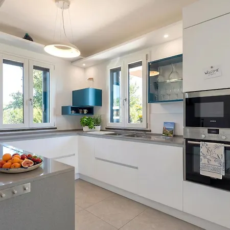 Luxury Sunshine In With Pool And Sea View Villa Alghero