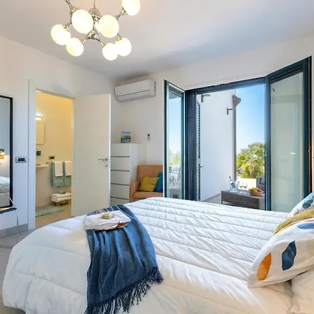 Luxury Sunshine In With Pool And Sea View
